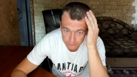 Snapshot of boyapollon chatting on 07-17-26, 04:12 BoyApollon online show from 07-17-26, 04:12
