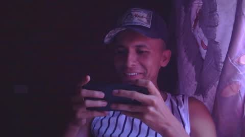 Boy online show from 05-01-26, 04:22