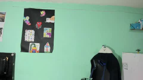 boys4hot_777 online show from 04-06-26, 11:38