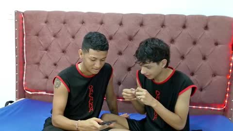 ALEX - TAYLER  -MIKE online show from 01-17-25, 01:56