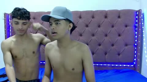 ALEX - TAYLER  -MIKE online show from 02-18-25, 07:41