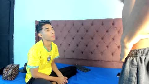 ALEX - TAYLER  -MIKE online show from 09-30-25, 01:16