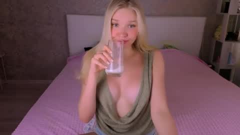 Snapshot of boysloveblondee chatting on 05-22-26, 09:26 BoysLoveBlondee online show from 05-22-26, 09:26