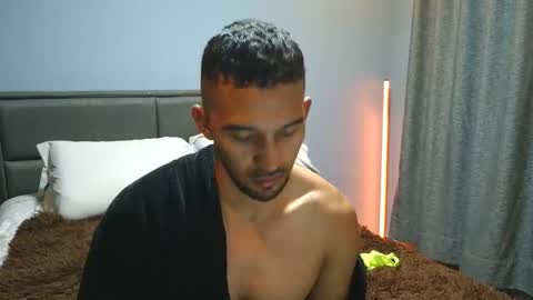 Snapshot of boyttomm chatting on 06-01-26, 02:13 boyttomm online show from 06-01-26, 02:13