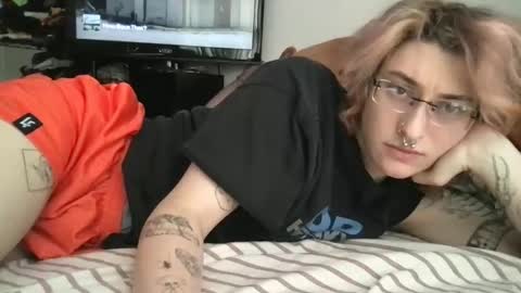 boywithbug online show from 02-25-25, 04:21