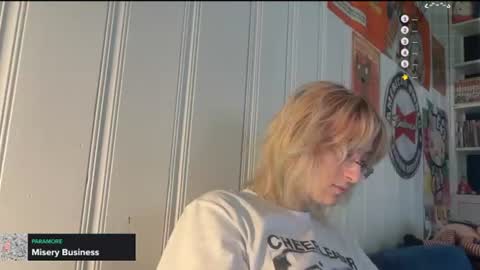 Snapshot of boywithbug chatting on 06-25-26, 03:38 boywithbug online show from 06-25-26, 03:38