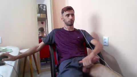 Snapshot of boyzinm2 chatting on 01-23-25, 04:04 boyzinm2 online show from 01-23-25, 04:04