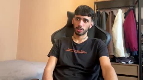 Snapshot of boyzinm2 chatting on 11-10-25, 10:58 boyzinm2 online show from 11-10-25, 10:58