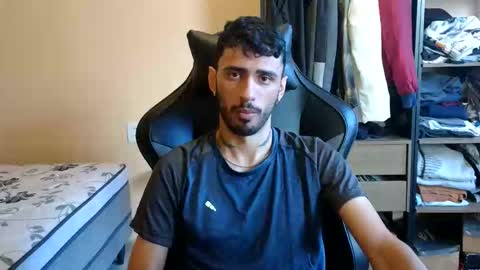 Snapshot of boyzinm2 chatting on 02-18-26, 10:44 boyzinm2 online show from 02-18-26, 10:44