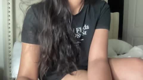 Snapshot of br0wn_baddie chatting on 02-02-26, 05:17 brown baddie online show from 02-02-26, 05:17