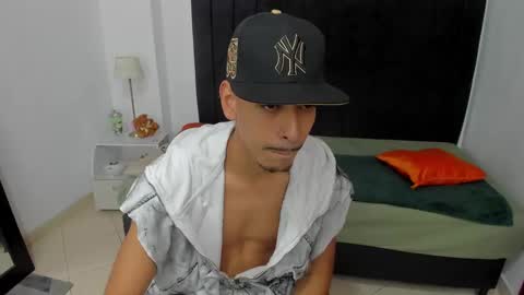 Snapshot of brad_usma chatting on 03-10-25, 05:00 BRAD USMA online show from 03-10-25, 05:00