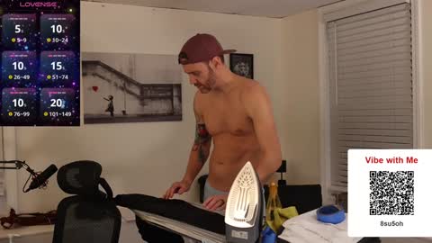 Snapshot of bradbronton chatting on 12-27-24, 10:37 BradBronton online show from 12-27-24, 10:37