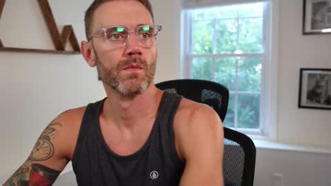 Snapshot of bradbronton chatting on 09-17-25, 05:25 BradBronton online show from 09-17-25, 05:25