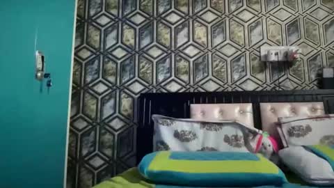 Snapshot of brahminhugedick chatting on 11-28-25, 08:55 Klaus online show from 11-28-25, 08:55