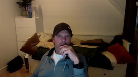 Snapshot of bram1944972145 chatting on 12-09-24, 04:47 Bram online show from 12-09-24, 04:47