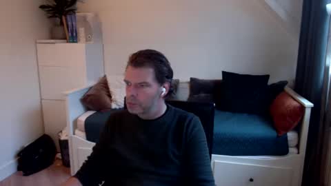 Snapshot of bram1944972145 chatting on 12-10-24, 11:32 Bram online show from 12-10-24, 11:32