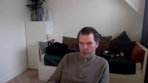 Snapshot of bram1944972145 chatting on 02-12-25, 11:29 Bram online show from 02-12-25, 11:29