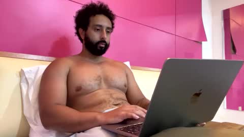 Daddy online show from 03-04-25, 05:42