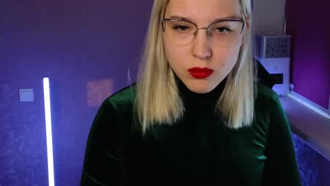 Belle  online show from 12-25-24, 04:22