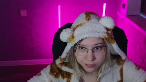 Belle  online show from 02-06-25, 02:00