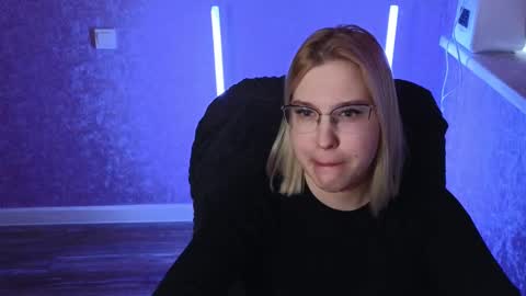 Belle  online show from 02-14-25, 09:13