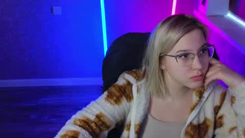 Belle  online show from 02-17-25, 05:25