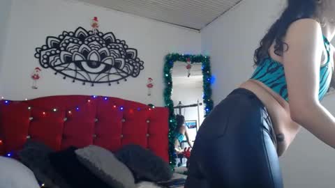 Snapshot of brandy_angell chatting on 12-17-24, 06:42 brandy_angell online show from 12-17-24, 06:42