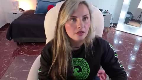 BRANDY  online show from 01-16-26, 04:16