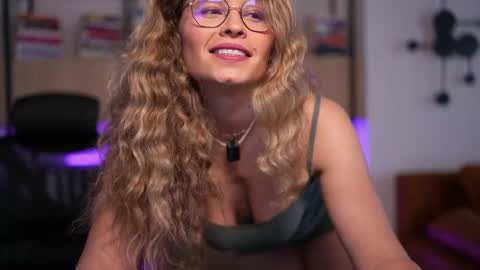 Alex online show from 06-06-26, 03:55