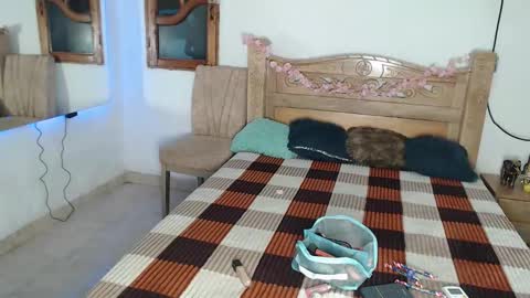 bratz_glloe online show from 01-12-26, 02:28