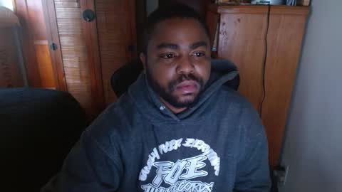 Snapshot of breadw1nnah chatting on 12-16-24, 04:05 Breadw1nnah online show from 12-16-24, 04:05