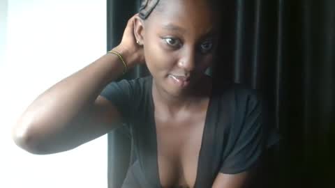 Snapshot of breezykan123 chatting on 04-25-26, 02:47 breelia online show from 04-25-26, 02:47
