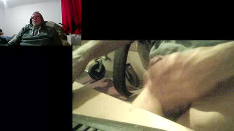 Snapshot of bremer64 chatting on 02-05-25, 02:16 bremer64 online show from 02-05-25, 02:16