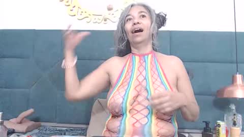 Snapshot of brenda_velasquez chatting on 04-19-26, 06:21 BRENDA VELASQUEZ online show from 04-19-26, 06:21