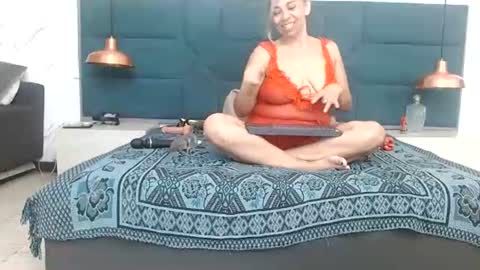 Snapshot of brenda_velasquez chatting on 06-20-26, 06:22 BRENDA VELASQUEZ online show from 06-20-26, 06:22