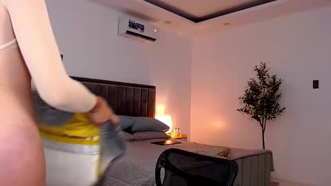 Snapshot of brendaislove chatting on 02-11-25, 07:33 Brenda with a huge suckable cock you will love online show from 02-11-25, 07:33