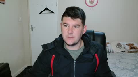 Snapshot of brendansexyboy098754 chatting on 06-29-26, 04:19 ask me lol online show from 06-29-26, 04:19