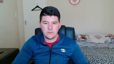 Snapshot of brendansexyboy098754 chatting on 07-12-26, 07:43 ask me lol online show from 07-12-26, 07:43