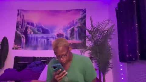 Snapshot of brennab chatting on 04-23-26, 02:02 brennab online show from 04-23-26, 02:02