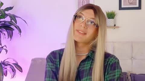 Snapshot of breydihard chatting on 09-22-25, 04:03 breydihard online show from 09-22-25, 04:03