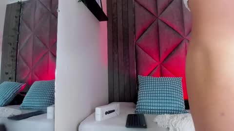 B R I A  online show from 02-18-26, 02:51