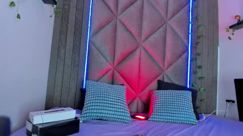 B R I A  online show from 04-11-26, 07:45