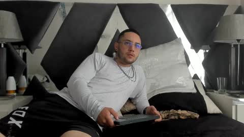 Snapshot of brian_chiki chatting on 03-12-25, 02:12 Brian Chiki online show from 03-12-25, 02:12