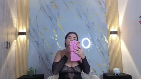 Manuela online show from 04-02-26, 03:48