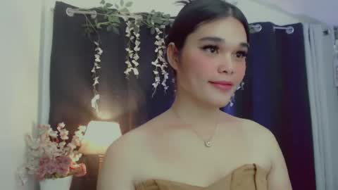 Snapshot of briana_sinclaire chatting on 06-15-26, 12:13 Claire online show from 06-15-26, 12:13