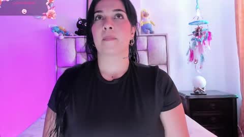 Snapshot of brianaguzman chatting on 10-16-25, 06:42 online show from 10-16-25, 06:42