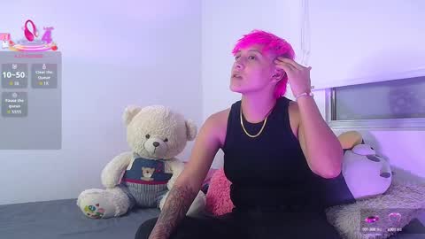 Snapshot of brianna_hard chatting on 09-16-25, 02:01 Brianna online show from 09-16-25, 02:01