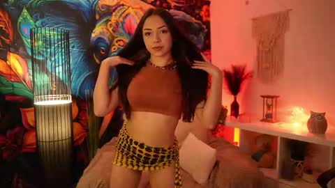 Snapshot of briar_rose18 chatting on 01-31-25, 02:28 Briar Rose online show from 01-31-25, 02:28