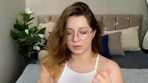 Snapshot of briarwynn chatting on 06-07-26, 06:22 briarwynn online show from 06-07-26, 06:22