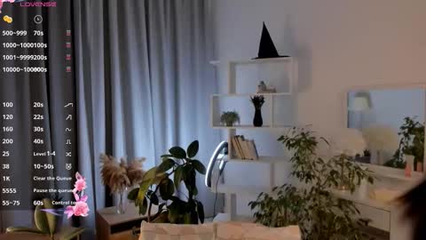 Snapshot of bridgetbottrell chatting on 09-30-25, 03:06 Hanna online show from 09-30-25, 03:06